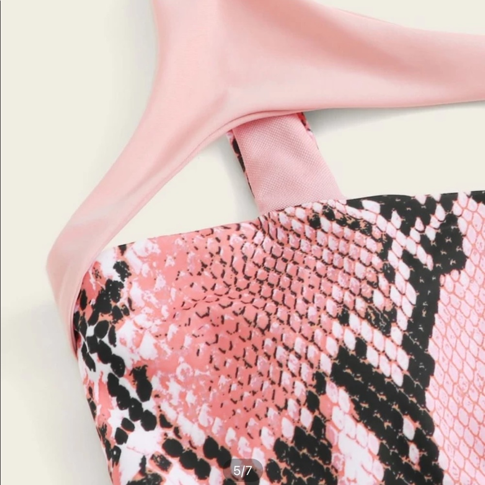 Bikini - Picture 5 of 8